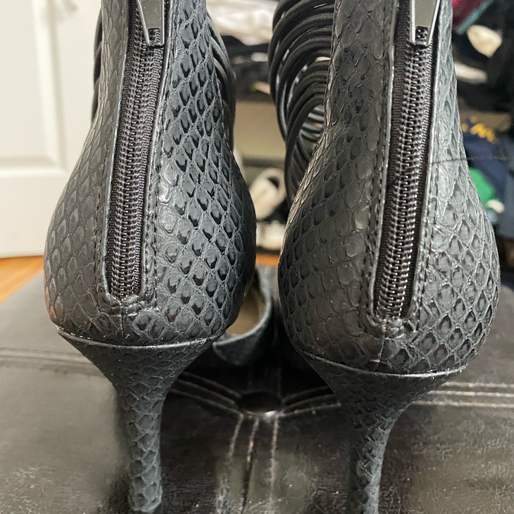 Heels - Picture 3 of 3